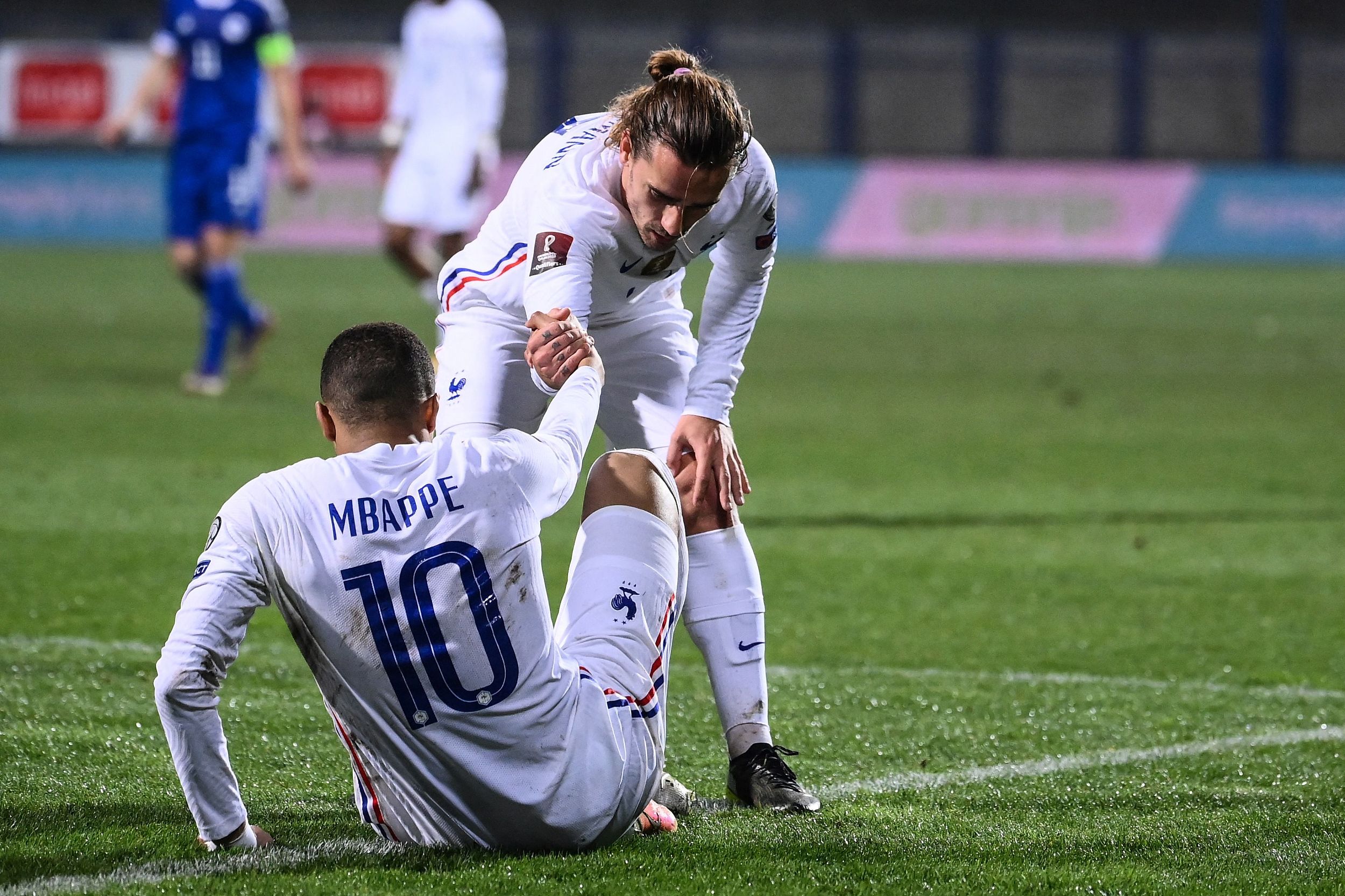 关于姆巴佩重返赛场，爆冷首场状态出色，G2观众沸腾！的信息