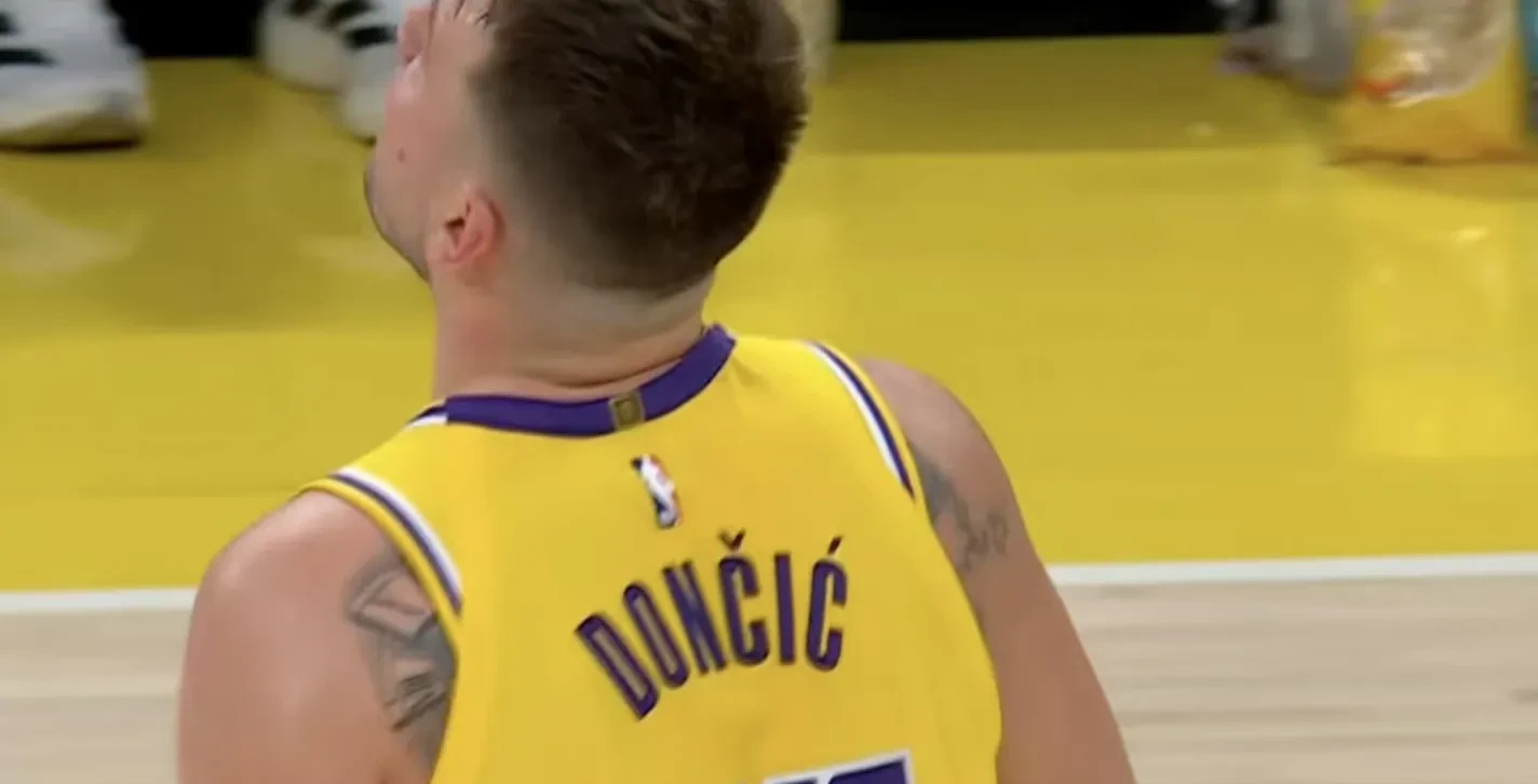  东契奇因伤缺战 