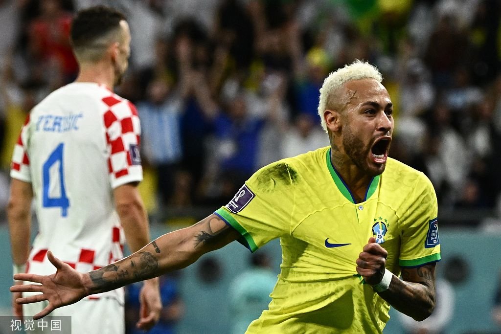 内马尔在西班牙队比赛中锐不可当,晋级下一阶段引发热议!赛场气氛高涨的简单介绍 内马尔在西班牙队比赛中锐不可当,晋级下一阶段引发热议!赛场气氛高涨的简单介绍